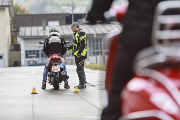 Obligatorische Moto-Grundkurs Obligatorische Moto-Grundkurs